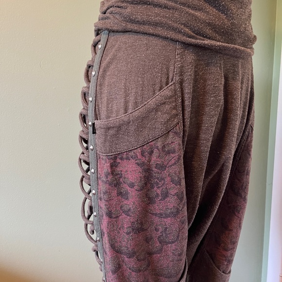 Apocalyptic drop crotch pants with rivets - Picture 4 of 13